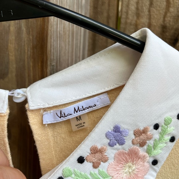 VILA Cream Crew Neck Sweater with Vintage Floral Accent - Picture 3 of 5